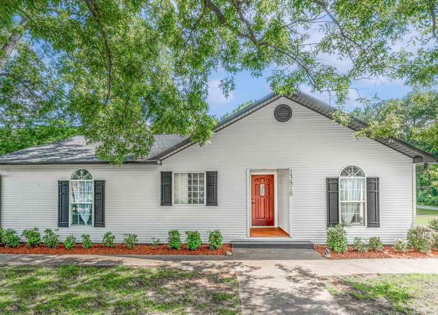 Property at 13818 Saddle Wood Dr, North Little Rock, AR 72117, 2 beds, 2 baths