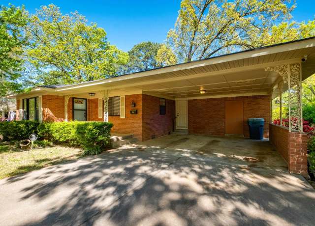 Property at 4 Tomahawk Rd, Little Rock, AR 72205, 3 beds, 2 baths
