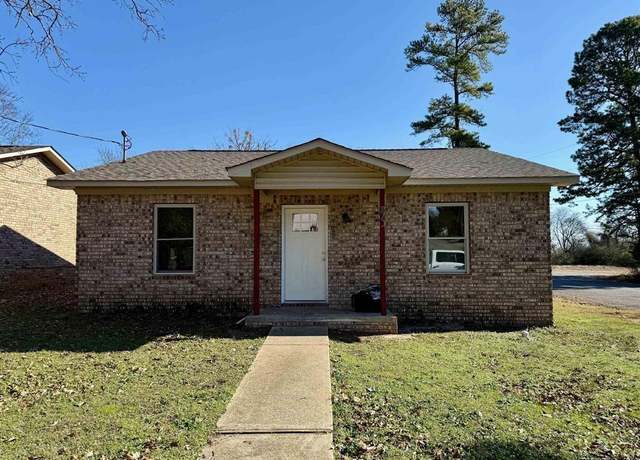 Property at 210 Jeffries St, Hot Springs, AR 71913, 3 beds, 1 bath