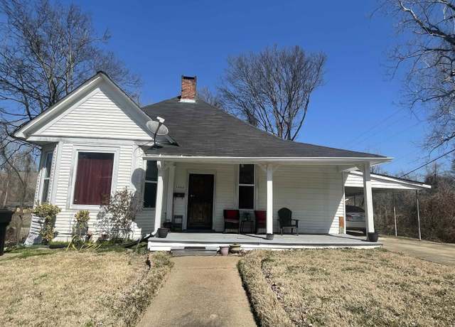 Property at 1002 Arkansas St, West Helena, AR 72342, 3 beds, 2 baths
