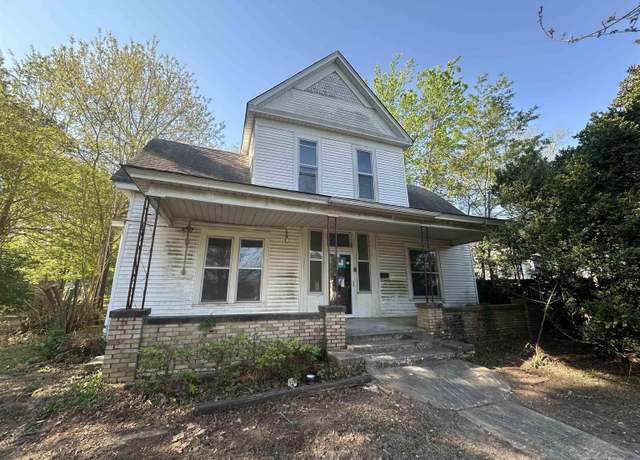 Property at 325 Pine Bluff St, Malvern, AR 72104, 5 beds, 3 baths