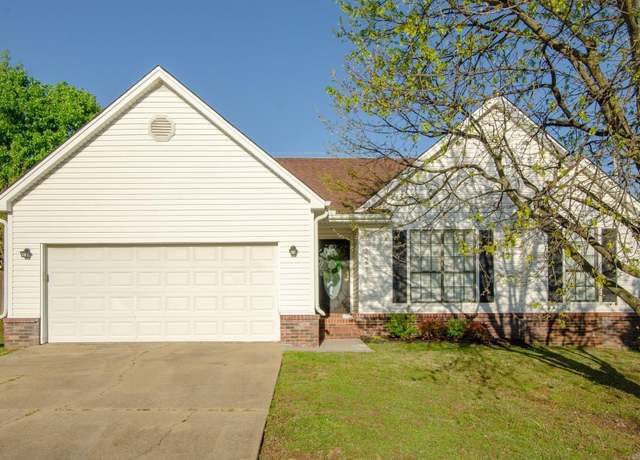 Property at 321 Sagewood Dr, Jonesboro, AR 72401, 3 beds, 2 baths