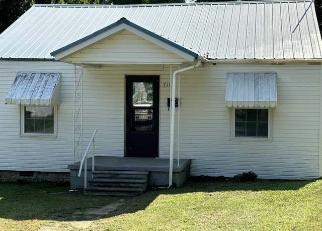 Property at 710 N Sowell, Searcy, AR 72143, 3 beds, 2 baths