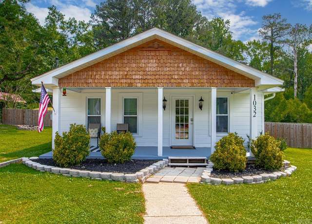Property at 1032 Virginia Ave, Bauxite, AR 72011, 4 beds, 2 baths
