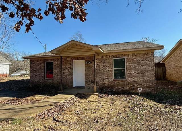 Property at 212 Jeffries St, Hot Springs, AR 71913, 3 beds, 1 bath