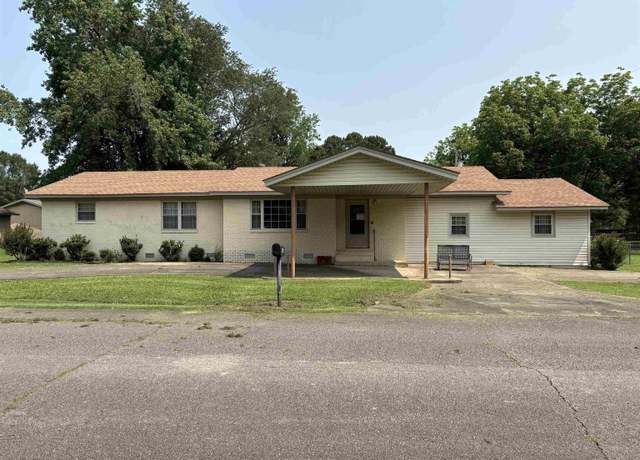 Property at 906 W Louisiana St, Beebe, AR 72012, 4 beds, 2.5 baths