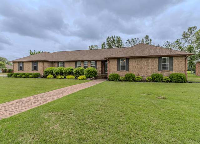 Property at 3400 Willow Ln, Paragould, AR 72450, 3 beds, 3 baths