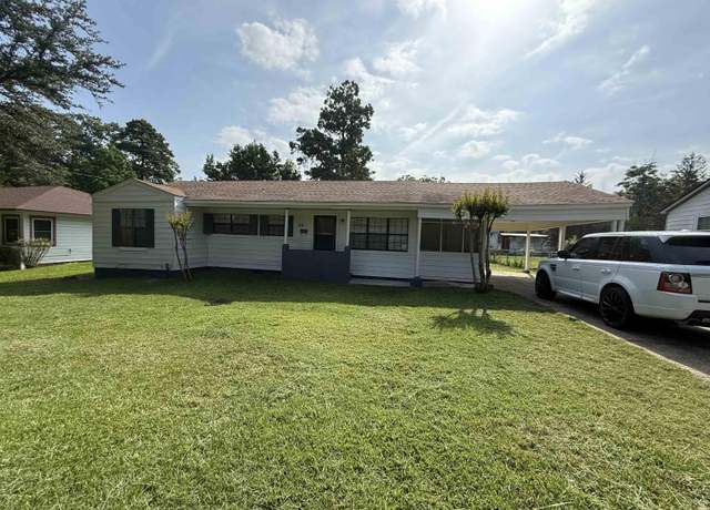 Property at 1513 Pecan St, Hope, AR 71801, 2 beds, 1 bath