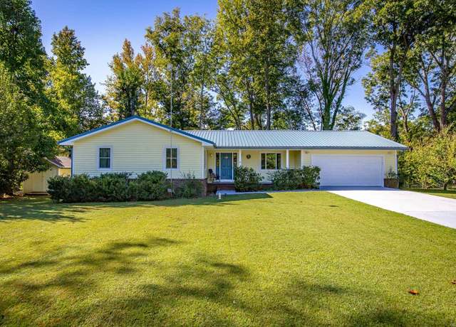 Property at 279 River Drive Est, Pangburn, AR 72121, 3 beds, 3 baths