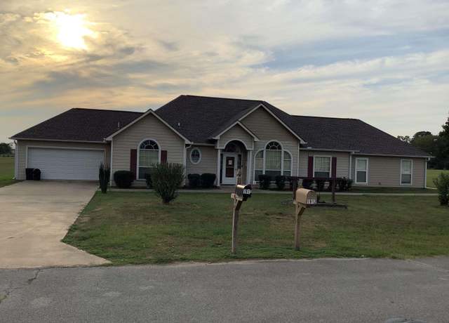 Property at 1913 N Twelfth St, Augusta, AR, 4 beds, 3.5 baths