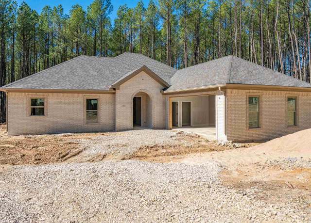 Property at 370 Maderas Dr, Hot Springs Village, AR 71909, 3 beds, 2.5 baths