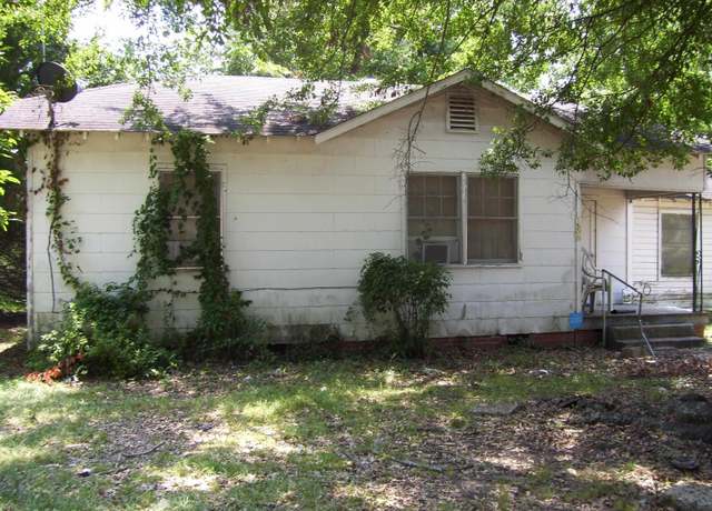 Property at 1500 W 29th Ave, Pine Bluff, AR, 3 beds, 1 bath
