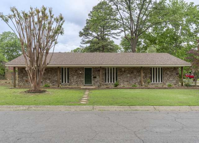 Property at 2 Mcgovern Dr, Little Rock, AR 72205, 3 beds, 2 baths