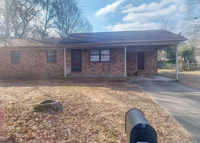 Property at 3 Julner St, Searcy, AR 72143, 3 beds, 2 baths