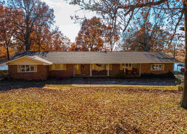 Property at 717 Green Valley Ln, Viola, AR 72583, 4 beds, 3 baths