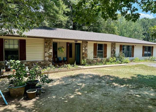 Property at 2 Brien Dr, Conway, AR 72032, 5 beds, 2 baths