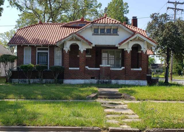Property at 1020 W 13th Ave, Pine Bluff, AR 71603, 4 beds, 3 baths
