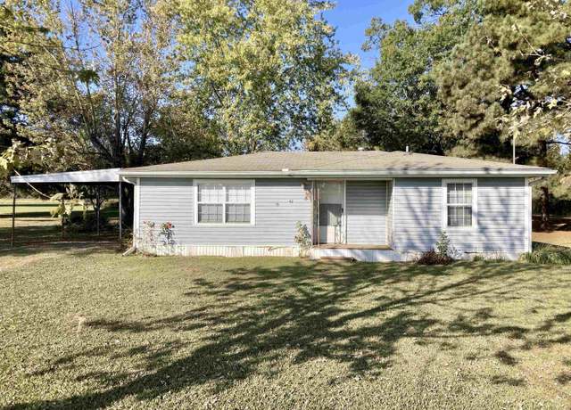 Property at 42 S Church St, Vilonia, AR 72173, 3 beds, 1 bath