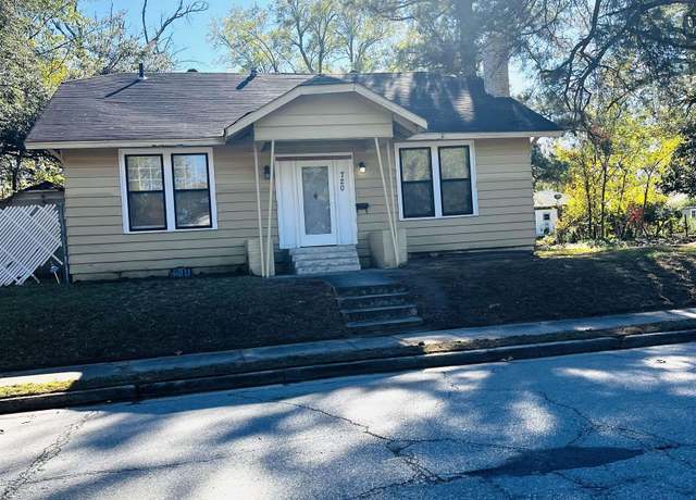 Property at 720 W 23rd Ave, Pine Bluff, AR 71601, 3 beds, 1 bath