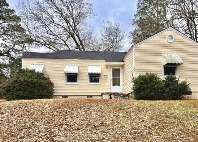 Property at 729 Oakwood St, Camden, AR 71701, 3 beds, 1 bath