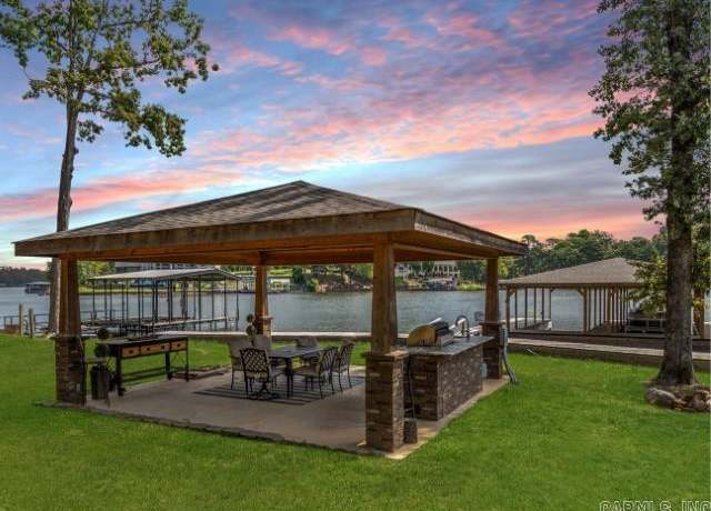 Property at 110 Silverwood Ter, Hot Springs, AR 71913, 4 beds, 2.5 baths