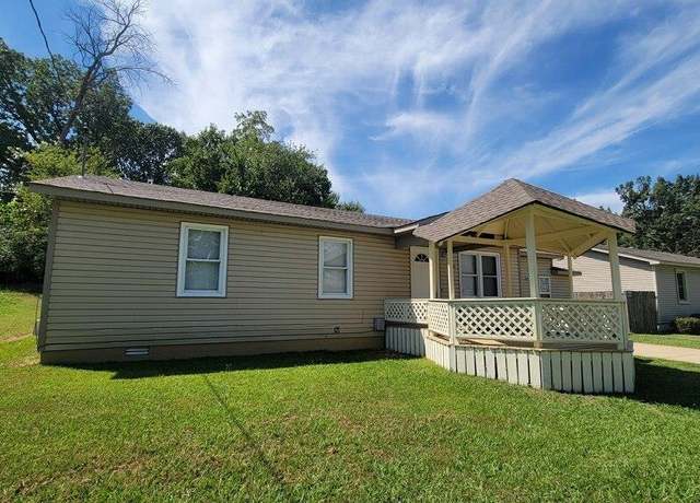 Property at 2305 Anne, Jonesboro, AR 72401, 4 beds, 2 baths