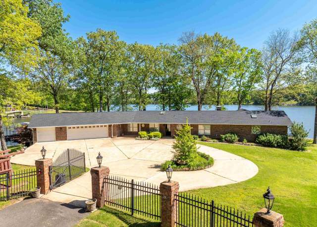 Property at 164 Riverside, Hot Springs, AR 71913, 3 beds, 3 baths