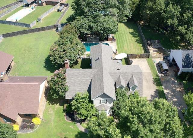 Property at 106 Red Oak Ln, Searcy, AR 72143, 3 beds, 2 baths