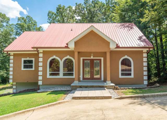 Property at 152 Penn St, Hot Springs, AR 71913, 5 beds, 4 baths