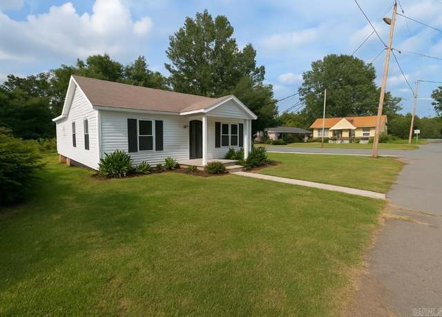Property at 8200 W 34th St, Little Rock, AR 72204, 2 beds, 1 bath