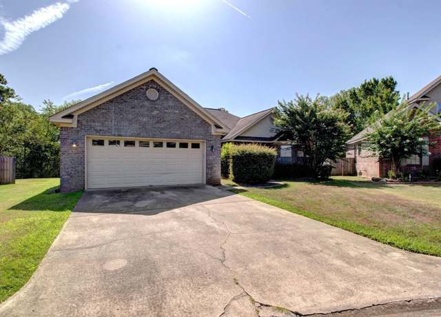 Property at 3 Regal Ct, Maumelle, AR 72113, 4 beds, 2 baths