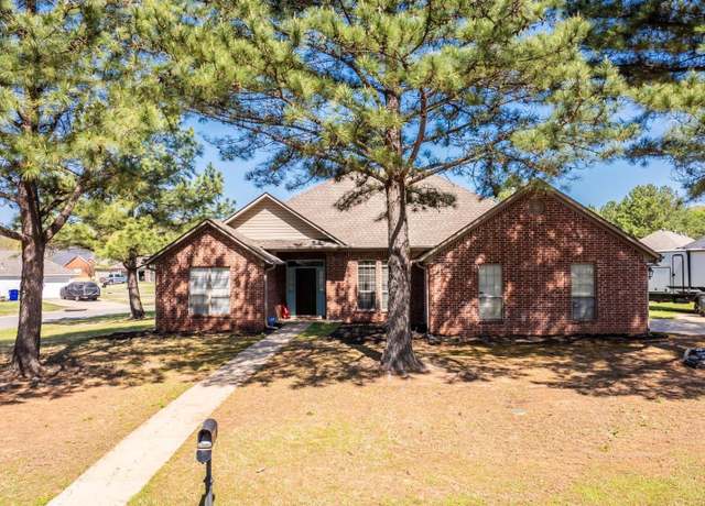 Property at 2960 Windamere Dr, Conway, AR 72034, 3 beds, 2 baths
