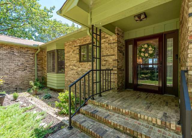 Property at 19 Ponferrada Way, Hot Springs Village, AR 71909, 4 beds, 3 baths