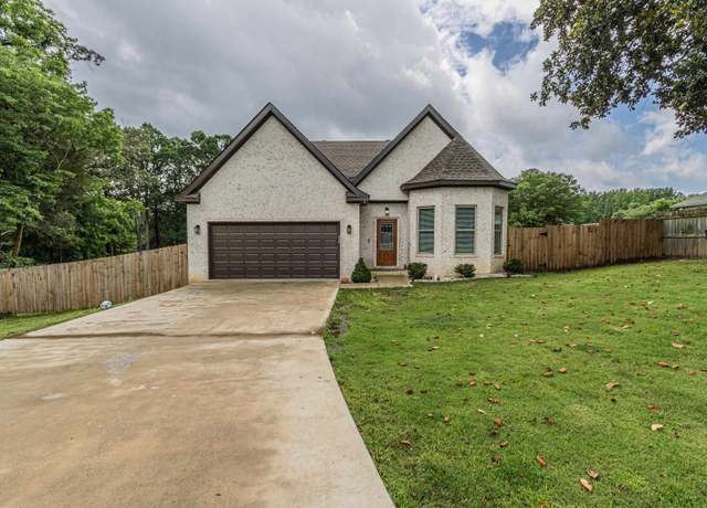 Property at 205 Capitol Cv, Jonesboro, AR 72401, 3 beds, 2 baths