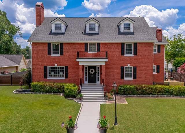 Property at 406 W Narroway, Benton, AR 72015, 4 beds, 4 baths
