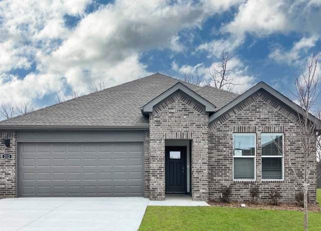 Property at 302 Cain Trl, Maumelle, AR 72113, 4 beds, 2 baths