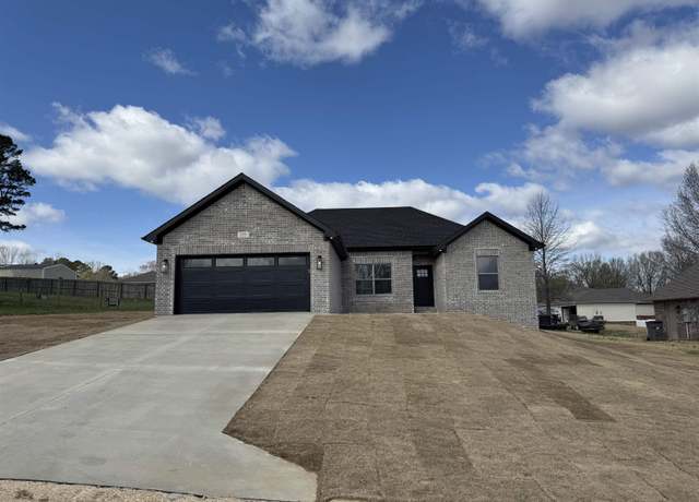 Property at 2106 N 9 St, Paragould, AR 72450, 3 beds, 2 baths