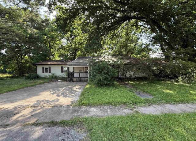 Property at 512 Second St, Jonesboro, AR 72401, 3 beds, 2 baths