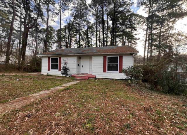 Property at 635 Crestwood St, Camden, AR 71701, 2 beds, 1 bath