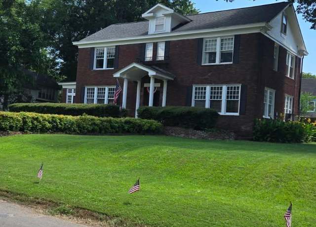Property at 403 W Church St, Morrilton, AR 72110, 3 beds, 2 baths