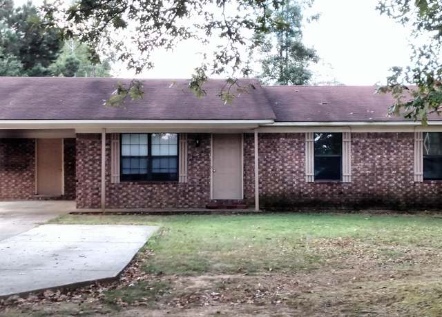 Property at 19 Brinkley St, Greenbrier, AR 72058, 3 beds, 1.5 baths