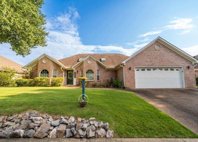 Property at 120 Forest View Cir, Hot Springs, AR 71913, 3 beds, 2 baths