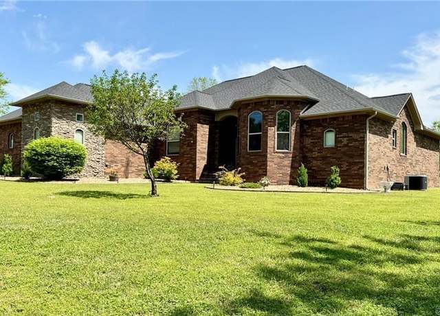 Property at 262 Cedar Ridge Loop, Russellville, AR 72802, 3 beds, 2.5 baths