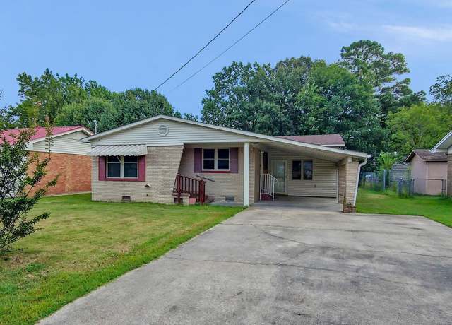 Property at 205 S 13th Ave, Paragould, AR 72450, 3 beds, 1 bath