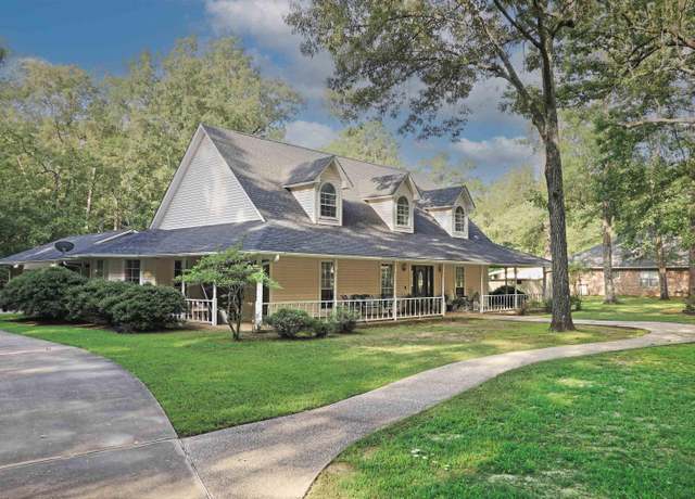 Property at 1404 Goodman Ave, White Hall, AR 71602, 4 beds, 2.5 baths