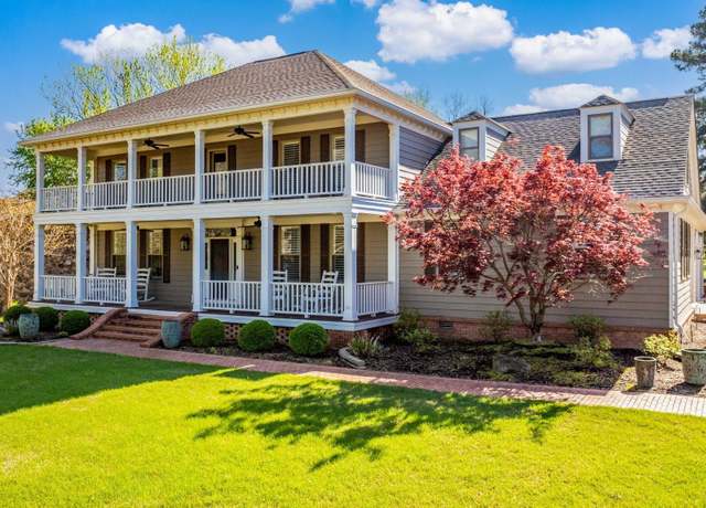 Property at 448 Golf Dr, Heber Springs, AR 72543, 5 beds, 4.5 baths