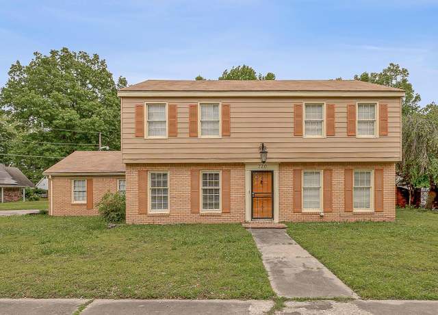Property at 720 N 18th St, Blytheville, AR 72315, 5 beds, 3.5 baths