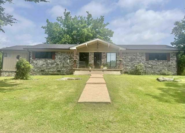 Property at 1285 Marywood Dr, Batesville, AR 72501, 4 beds, 3 baths