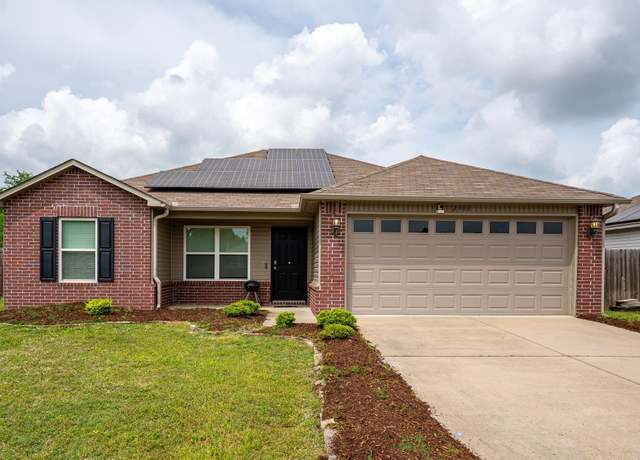 Property at 2900 Alderwood Dr, Conway, AR 72032, 3 beds, 2 baths