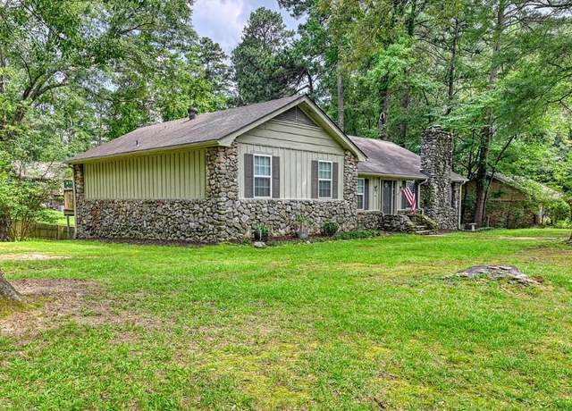 Property at 1 Ivy Cir, Arkadelphia, AR 71923, 6 beds, 3.5 baths